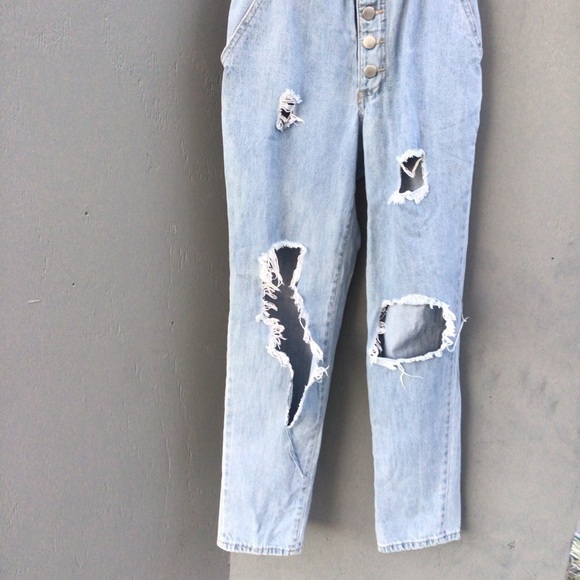 Forever 21 Size 29 High Rise Paperbag Ripped Destroyed Mom Jeans Button Fly - Picture 1 of 9